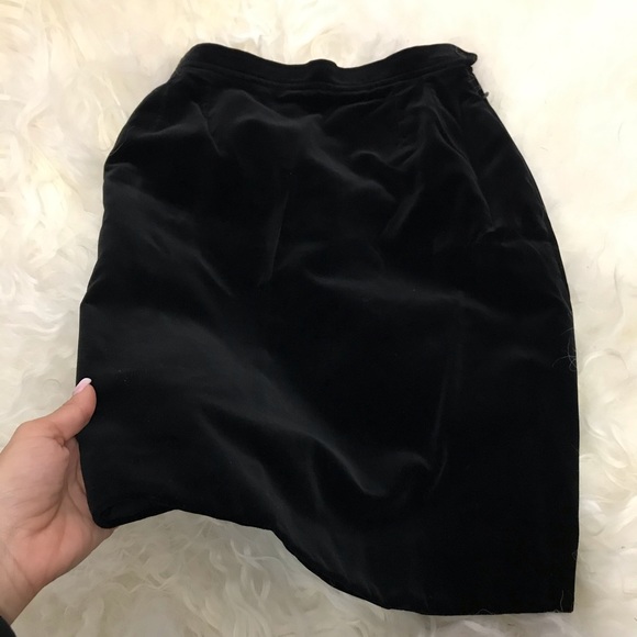 Yves Saint Laurent velvet A-line skirt - Picture 4 of 7